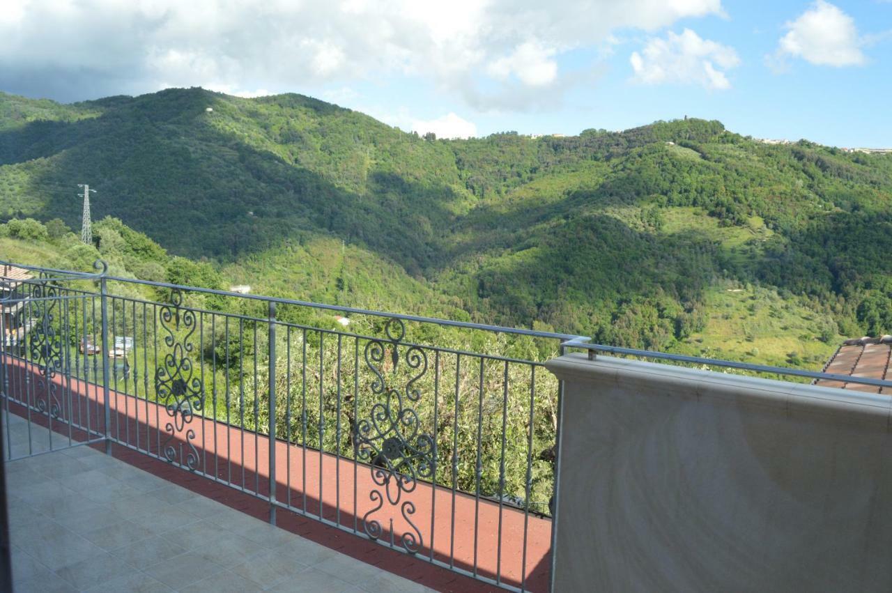 Hotel Sotto Il Cielo Del Cilento Ostigliano Exterior foto