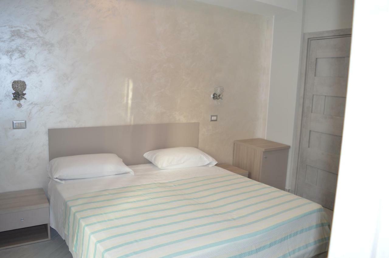 Hotel Sotto Il Cielo Del Cilento Ostigliano Exterior foto